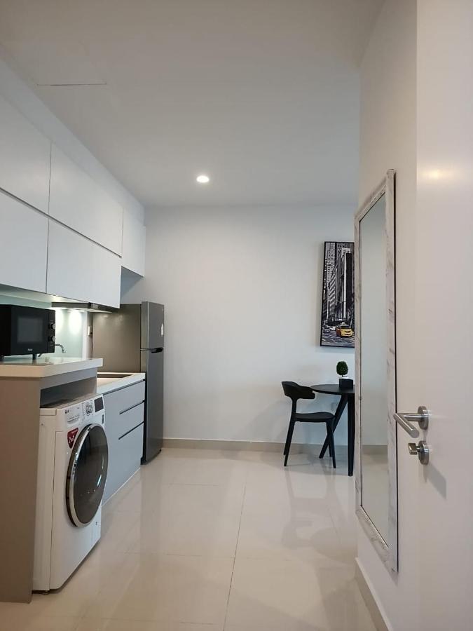 The Bridge Residence Phnom Penh Extérieur photo